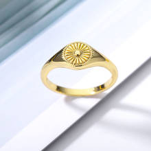 Anel redondo oval macio, anel de dedo com flor de crisântemo em cor dourada, temperamento simples para mulheres, presentes simples de bijuterias da moda 2024 - compre barato