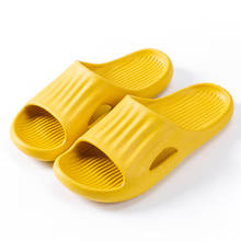 Zapatillas de EVA para mujer y hombre, sandalias suaves antideslizantes para el baño y el hogar, chanclas de verano 2024 - compra barato