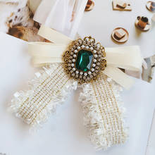 Versión coreana de pajarita blanca, regalo de joyería para mujer, accesorios para camisa, broche de diamantes de imitación, Collar de flores 2024 - compra barato