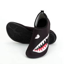 Sapatos de água Impresso Leve Anti-slip Calçados de Secagem Rápida Ao Ar Livre Mergulho Natação Sapatos Da Praia do Verão 2024 - compre barato