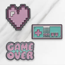 Game Loving Enamel Brooch Pink Heart Game Over Handle Button Pins for clothes bag Cartoon Jewelry Gift for Friends Game Lover 2024 - compre barato