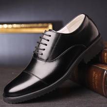 Sapatos formais masculinos de couro genuíno, sapatos sociais pretos para homens, sapatos clássicos para casamento e negócios, mocassim de festa para homens 2024 - compre barato