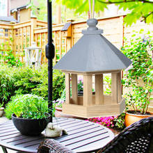 Alimentador de pássaros de madeira para pendurar, decoração de jardim, quintal, formato hexágono com dispensador de ração para telhado de pássaros selvagens 2024 - compre barato