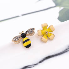 2021 lindo nueva flor Bee asimétrica pendientes circón pendientes venta al por mayor joyería de moda pendiente Punk pendientes para las mujeres niñas regalo 2024 - compra barato