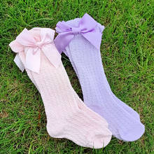 Для маленьких девочек носки для девочек одежда для малышей с бантом; Хлопковые Дышащие носки для новорожденных с нескользящей подошвой для малышей носки для девочек От 0 до 4 лет вещи 2024 - купить недорого