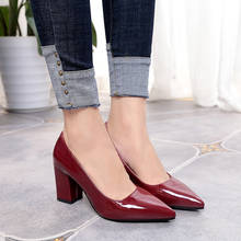 Zapatos de tacón alto de charol para mujer, sandalias negras gruesas de 7cm con punta, de otoño, 33-43 talla grande, novedad de 2021 2024 - compra barato