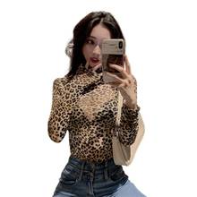 Camiseta de leopardo para mujer, camisa Sexy con perspectiva de malla, Tops de Cuello medio alto, Camiseta ajustada de manga larga 2024 - compra barato