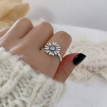 Anillo de moda para mujer, joyería elegante de margaritas y flores, anillo Vintage bonito ajustable coreano, el mejor regalo para niñas 2024 - compra barato