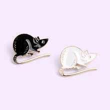 Broche de esmalte de Metal de ratón blanco y negro, insignia de Animal de dibujos animados, Pin divertido, mochila, sombrero, accesorios de joyería, regalo 2024 - compra barato