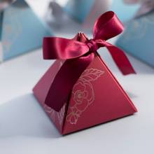 Caja de dulces de pirámide con cinta, caja de sello dorado, caja de dulces de bronce, caja de Chocolate para boda, caja de regalo para Baby Shower 2024 - compra barato