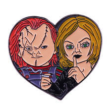 Bonecas mortas de chucky chucky & tiffany, broche de esmalte tiffany, broche de coração, filme assustador, adição perfeita 2024 - compre barato