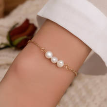 Pulsera de perlas naturales de agua dulce para mujer, brazalete con bola de circón de arcilla blanca, elasticidad, regalo de joyería 2024 - compra barato