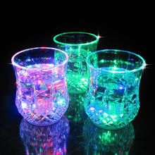 Caneca de cerveja luminosa para festa criativa, caneca de led colorida para festa, luz piscante para copo de uísque, vinho, vara, bar, copo de vinho 2024 - compre barato