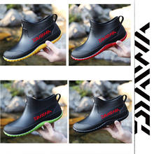 2020 Daiwa Waterproof Men and Women Fishing Short Tube Rain Boots Outdoor Climbing Motion Non-slip Warm Rain Boots Wading Shoes 2024 - buy cheap