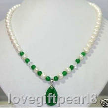Ожерелье с подвеской из белого пресноводного жемчуга и зеленого нефрита 2024 - купить недорого