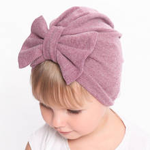 Зимняя и Осенняя шапка для маленьких девочек от 0 до 24 месяцев, хлопковая шерстяная шапка с большим бантом, вязаная плотная теплая шапка для младенца, детская Шапка-бини для девочек 2024 - купить недорого