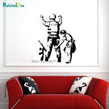 Banksy estilo soldado e menina decalque sala de estar quarto decoração da sua casa removível adesivo parede vinil murais bd218 2024 - compre barato