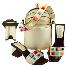 Комплект из итальянских туфель и сумочки, украшенных разноцветными украшениями; Комплект из женских туфель и сумочки; Итальянские вечерние туфли-лодочки 2024 - купить недорого