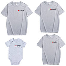 Новые Семейные одинаковые рубашки, футболка для мамы и папы, одинаковые Семейные наряды, повседневная женская и детская футболка с коротким рукавом, хлопковый топ 2024 - купить недорого