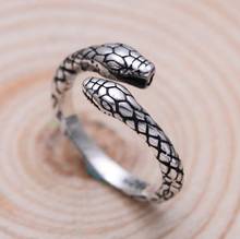 Новинка 2020, модное креативное кольцо в форме змеи из нержавеющей стали, простой Регулируемый размер, открывающееся кольцо Viper, ювелирное изделие 2024 - купить недорого