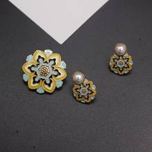 2020 new wholesale retro palace Enamel Brooch personality elegant exquisite pin female accessories wholesale 2024 - buy cheap