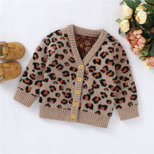 Леопардовые для малышей и девочек, свитер-Кардиган вязаный свитер с длинными рукавами и v-образным вырезом Топы, осенне-зимняя верхняя одежда, теплая одежда 2024 - купить недорого