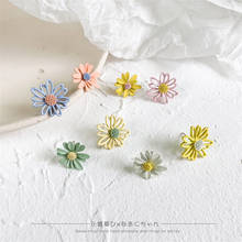 Korean Style Cute Metal Spray Paint Flower Stud Earrings For Women Girls Kids Gift Fashion Asymmetry Earring Summer Jewelry 2024 - compre barato