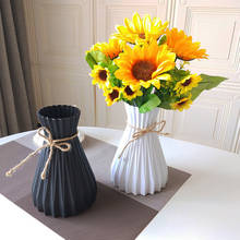Пластиковые вазы декоративные для дома антикерамические вазы европейские свадебные современные украшения ротанга-как нерушимая креативная простота 2024 - купить недорого