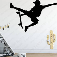 Наклейка на стену с изображением скейтбордиста для детской комнаты, креативная Наклейка на стену, самоклеящаяся виниловая наклейка для декора LW663 2024 - купить недорого