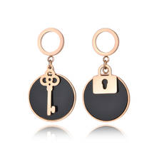 Pendientes JeeMango llave y cerradura Color oro rosa Acero inoxidable disco negro joyería asimétrica Bijoux pendientes de compromiso JE18450 2024 - compra barato