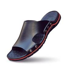 Zapatillas de piel auténtica para hombre, zapatos informales antideslizantes para exteriores, sandalias ligeras para la playa, chanclas de verano, talla grande 38-48 2024 - compra barato