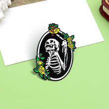 Эмалированные булавки в стиле панк Death Skeleton с фоторамкой, черные овальные броши в форме черепа, ножа, значки на Хэллоуин, подарки для друзей, оптовая продажа ювелирных изделий 2024 - купить недорого