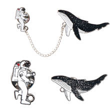 В виде космонавта, брошь с дельфинами креативные Мультяшные Броши Булавки рюкзак шляпу значок эмаль Pin-код 2022 - купить недорого