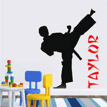 Adesivo de parede karatê para quarto infantil hy230, decoração com nome personalizado, decalque em vinil removível, karatê 2024 - compre barato