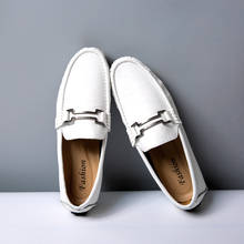 Homens sapatos casuais branco verão mocassins masculinos de couro genuíno tamanho 37-45 respirável deslizamento plano em sapatos de condução masculino 2024 - compre barato
