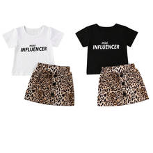 Комплект летней одежды для маленьких девочек, футболка с принтом в виде букв и леопардовой расцветки, мини-юбка, комплект из 2 предметов 2024 - купить недорого