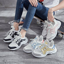 Zapatos de plataforma a la moda para mujer, Tenis femeninos planos, zapatillas informales blancas, zapatos con plataforma de material respirable, 2019 2024 - compra barato
