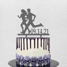 Индивидуальный свадебный торт Топпер на заказ Свадьба Дата пары бегущий торт Топпер для свадьбы и юбилея торт украшения YC081 2024 - купить недорого