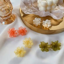 Retro Fresh Summer Lady Daisy Flower Ear Clips Vintage Acrylic Temperament Green White Petal Flower Clip on Earrings No Piercing 2024 - buy cheap