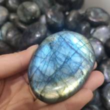 Dropshipping 1pcs Natural mineral specimen Flashy Labradorite Pebble Palm Stone to exercise 2024 - buy cheap