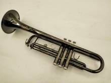 Venda quente bb trompete preto níquel banhado a prata instrumento musical requintadamente esculpida design com caso frete grátis 2024 - compre barato