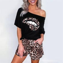 Conjunto de duas peças feminino agasalho de verão, camiseta e shorts, estampa de leopardo com lábios, camisetas casuais de ombro 2024 - compre barato