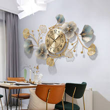 Reloj de pared creativo para sala de estar, luz de lujo, decorado con hojas de Ginkgo, arte atmosférico, decoración del hogar, nuevo estilo chino 2024 - compra barato