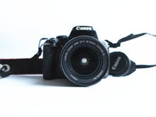 Цифровая зеркальная камера Canon EOS 450D с объективом 18-55 мм 12,2 мегапиксельная CMOS сенсорная APS-C 2024 - купить недорого