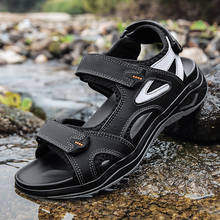 Sandálias masculinas de couro de alta qualidade, chinelos de verão, estilo romano, sandálias masculinas de praia, sapatos confortáveis para homens ao ar livre 2024 - compre barato