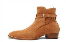 Homem botas de salto médio sapato homem moda Britânica de moda pessoal abrasivo couro fivela apontou respirável cowboy botas Chelsea 2024 - compre barato