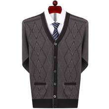 Novo casaco suéter de qualidade plus size, casaco cardigã de inverno quente de veludo de meia-idade p75 2024 - compre barato