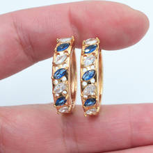 Женские модные серьги-кольца Huggie золотого цвета с белым и синим фианитом, ювелирные украшения 2024 - купить недорого