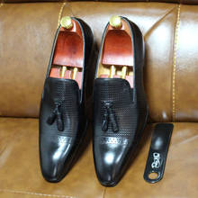 Sapatos pretos e marrom de couro genuíno com borla, sapatos pretos e marrom de deslizar para homens, sapatos sociais para casamento, 2020 2024 - compre barato
