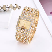 Часы наручные женские кварцевые из нержавеющей стали, роскошные брендовые золотистые, со стразами, женские наручные часы, 2020 2024 - купить недорого